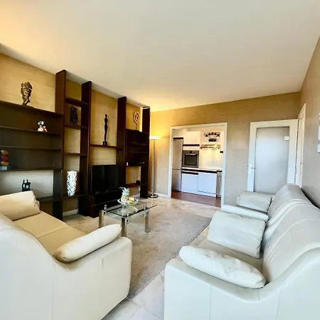 B038 Spacieux Proche Croisette Parking